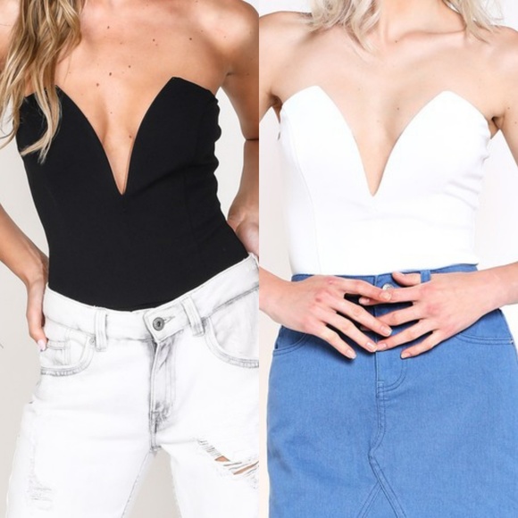 PLUNGING STRAPLESS BODYSUIT in black - Picture 8 of 8